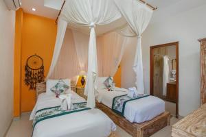 Phòng Deluxe Giường Đôi/2 Giường Đơn Nhìn Ra Hồ Bơi (Deluxe Double or Twin Room with Pool View)