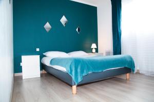 Hotels Hotel airport : Chambre Double Deluxe avec Baignoire