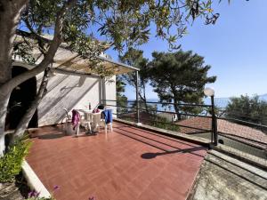 Testa di Monaco - Basic Beach Accommodations