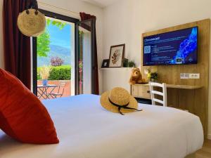 Hotels Hotel Le Provence - Restaurant Le Styx : Chambre Double avec Balcon