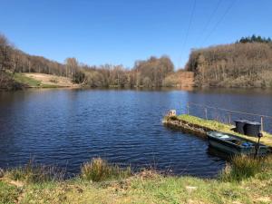 Maisons de vacances Private lake & gite surrounded by acres of nature : Maison de Vacances