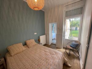 Appartements -Le Petit Rochelais- centre ville, stationnement, Netflix - ideal couples, familles, business : photos des chambres