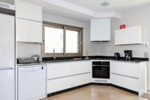 YourHouse Antonia, sea view house with terrace