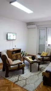 Dvosoban stan u strogom centru - Varvarin