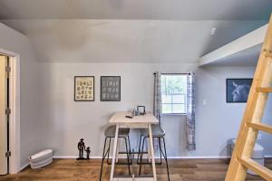 Lake Fork Tiny Home Outdoor Dining and Grill!