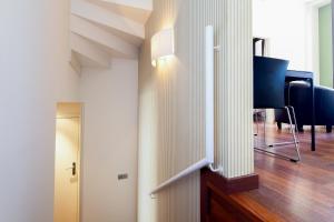 Inside Barcelona Apartments Mercat