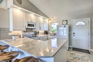 Lakefront Bellevue Home Private Beach and Fire Pit!