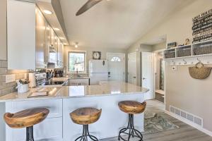 Lakefront Bellevue Home Private Beach and Fire Pit!