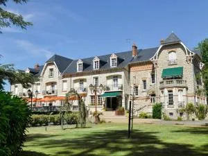 Logis Hôtel Restaurant Le Parc - 拉莫特－伯夫龙