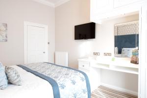 Suite with King Bed - Non-Smoking room in Best Western Plus Burlington Hotel