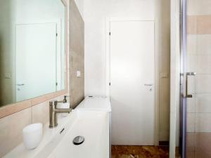 Tiny house via mascilongo