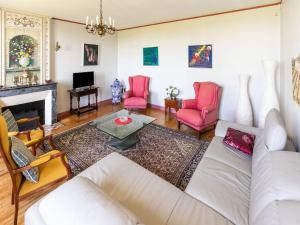 Elegant Château Escape