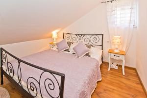 Villa Kate -with private pool and BBQ