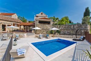 Villa Kate -with private pool and BBQ