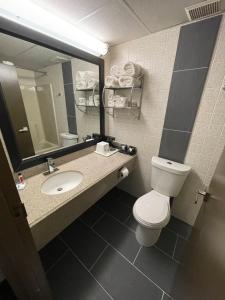 Queen Room room in Mod Inn & Suites