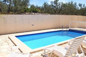 Appartamento Daisy con vista mare e piscina