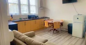 Entire Two Double Bedrooms Flat N4 - Halvergate