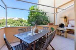 Dea Fertilia. Casa indipendente con vista mare.