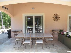 B&B / Chambres d'hotes Domaine Le Mas Sans Soucis : photos des chambres