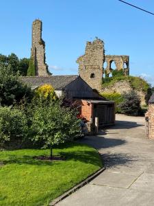 Grooms Cottage by Sheriff Hutton Castle near York