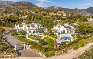 Cozy Apartment In Alcaucín With Wifi - Los Baños de Vilo