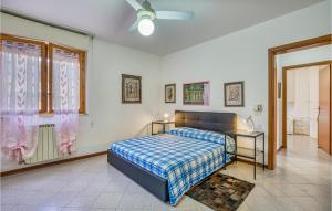 2 Bedroom Lovely Apartment In Grosseto