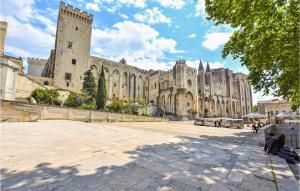 Appartements Amazing Apartment In Avignon With Wifi : photos des chambres