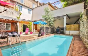 Stunning Home In Villeneuve De Berg With 7 Bedrooms, Wifi And Private Swimming Pool