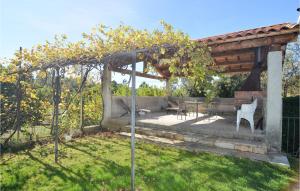 Maisons de vacances Stunning Home In Bordezac With 3 Bedrooms, Wifi And Private Swimming Pool : photos des chambres