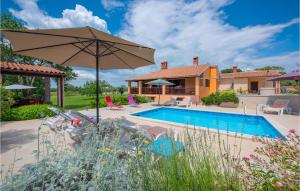Stunning Home In Muntic