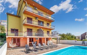 Amazing Apartment In Crikvenica With 3 Bedrooms, Wifi And Outdoor Swimming Pool