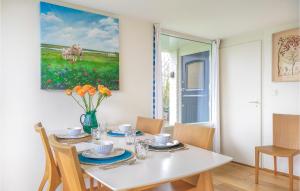 Nice Home In Brouwershaven With Wifi