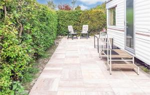 2 Bedroom Lovely Home In Renesse