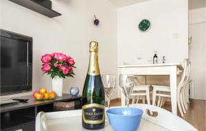 1 Bedroom Amazing Apartment In Oostende