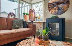 2 Bedroom Lovely Home In Scherpenisse