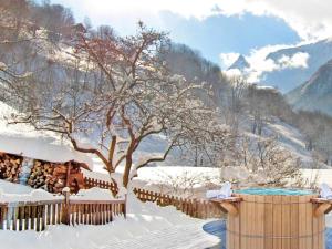 Chalets Superb Savoyard traditional chalet located 500 m from the slopes : photos des chambres
