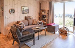 Nice Home In Sjusjøen With Kitchen