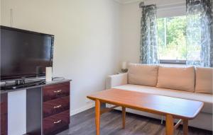 Nice Home In Billesholm