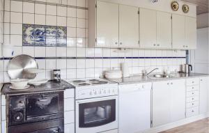 3 Bedroom Stunning Home In Fågelfors