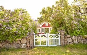 2 Bedroom Nice Home In Stubbemåla