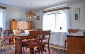 1 Bedroom Gorgeous Home In Fårbo