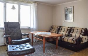 1 Bedroom Gorgeous Home In Fårbo