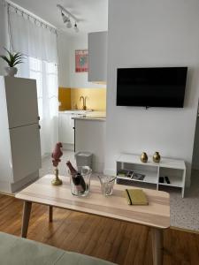 LA VERRIÈRE. Les Locations ISAHORA cest aussi plusieurs appart de Standing à 2 pas du Château dEu, des Falaises du Tréport, de MERS les Bains et aux portes de la BAIE DE SOMME