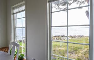 3 Bedroom Beautiful Home In Lidköping