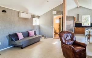 Cozy Home In Skärhamn With Wifi