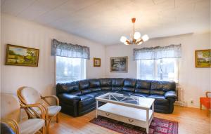 4 Bedroom Gorgeous Home In Kalv