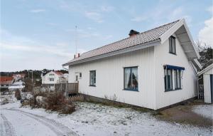 Awesome Home In Grebbestad With 4 Bedrooms And Wifi