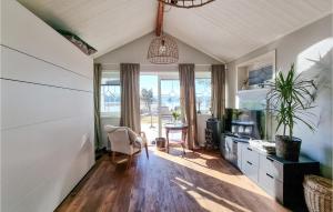 Amazing Home In Vänersnäs With Wifi