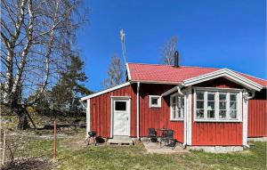 Gorgeous Home In Grästorp With Kitchen