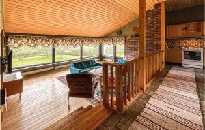 Amazing Home In Höviksnäs With Kitchen